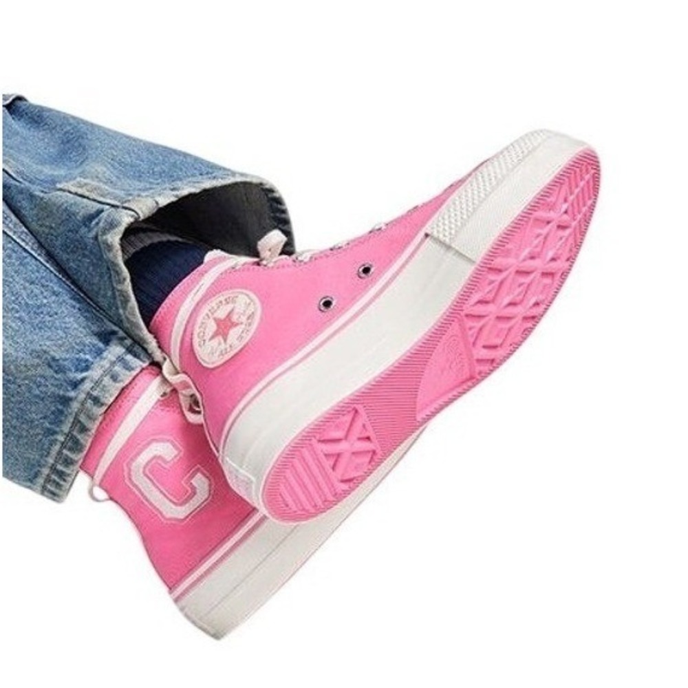 Converse Chuck Taylor High Top - Pink - Women's‎ 6.5 NWT